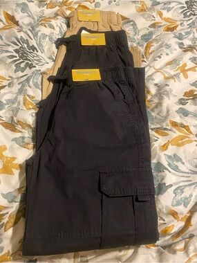 Bundle of 3 pairs of boys’ Thereabouts cargo pants in size 6/7